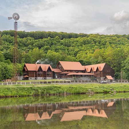 5.Evszak Hotel Sfantu Gheorghe  Exterior photo