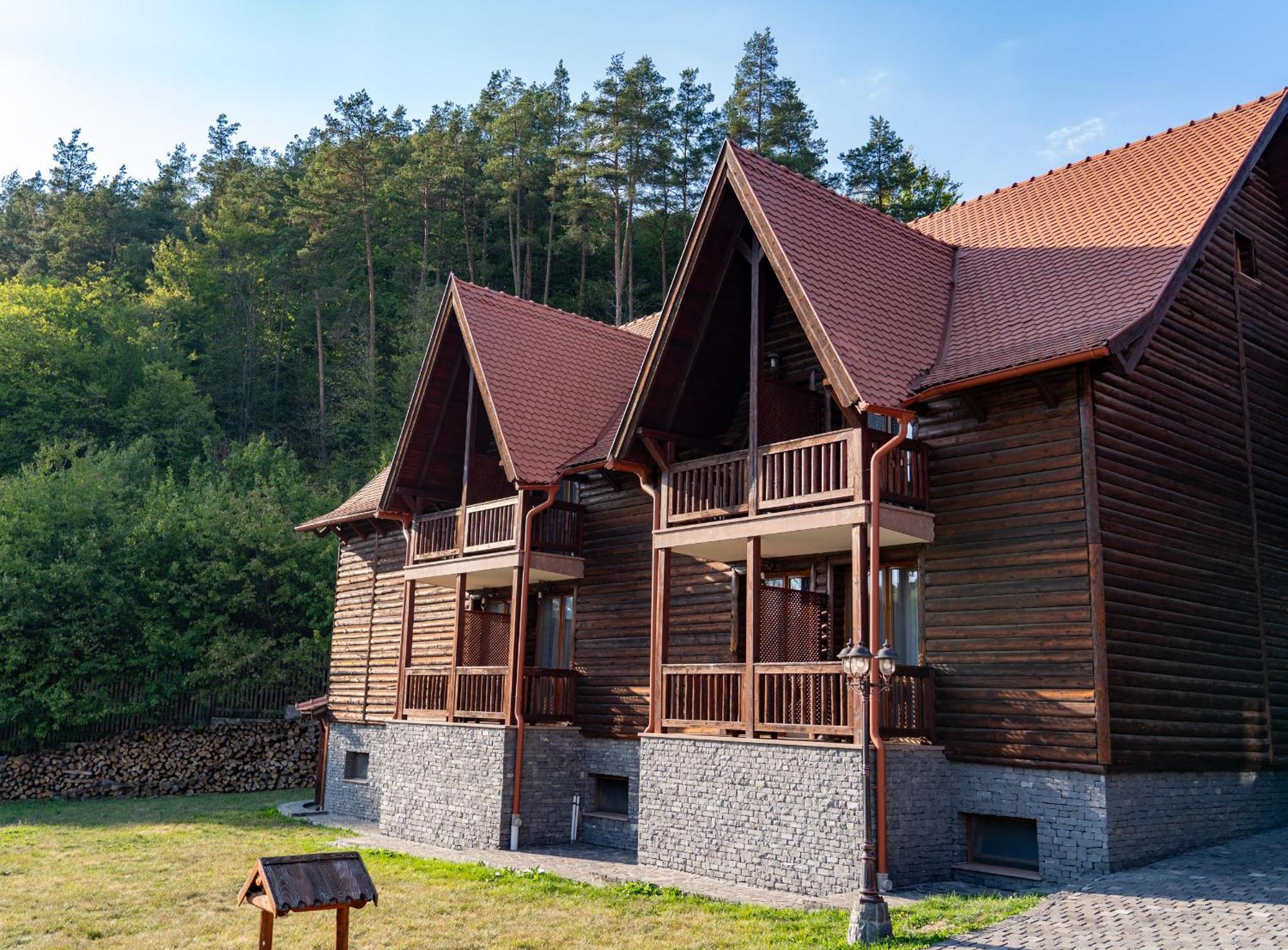 5.Evszak Hotel Sfantu Gheorghe  Exterior photo