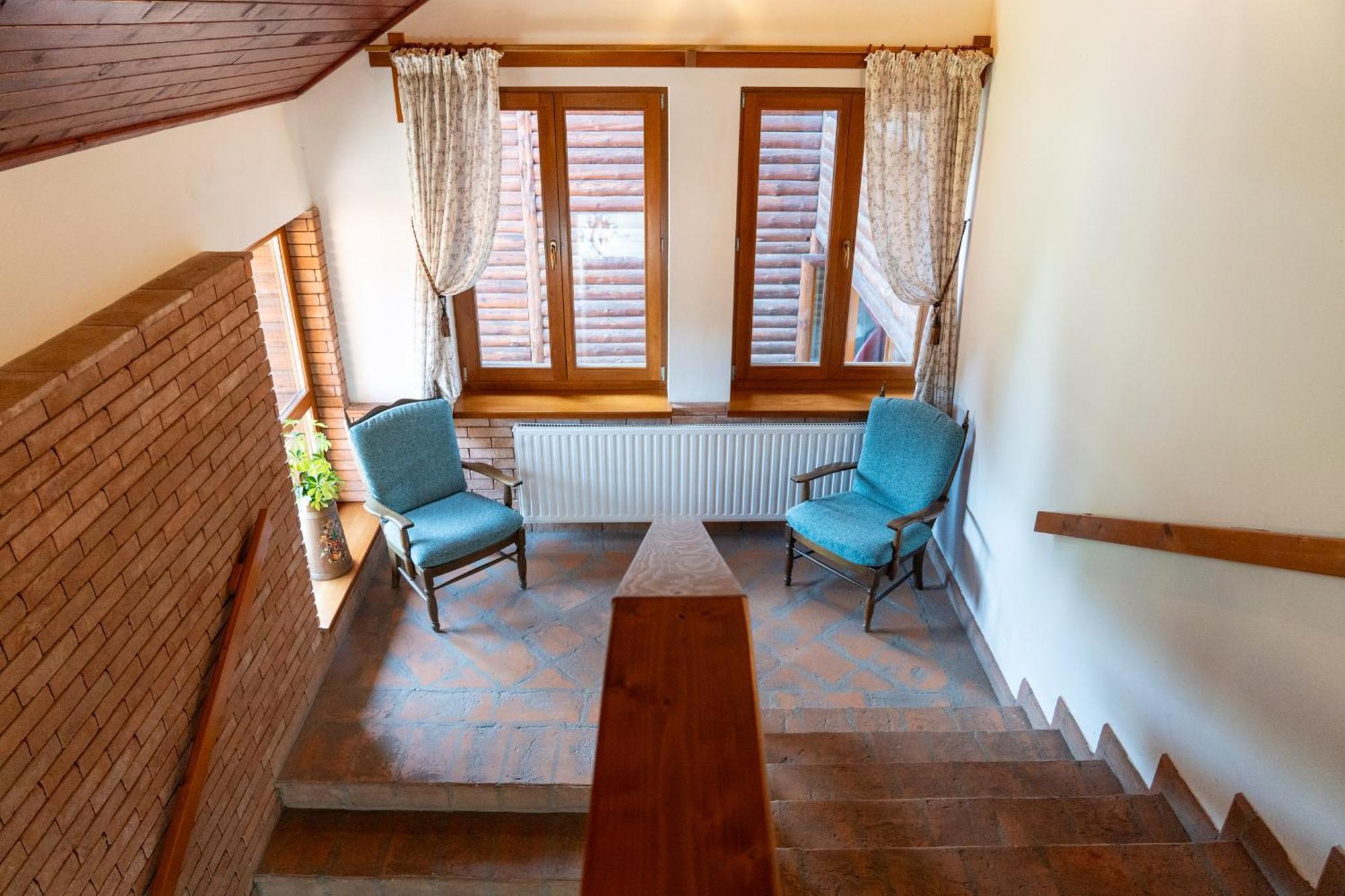 5.Evszak Hotel Sfantu Gheorghe  Exterior photo