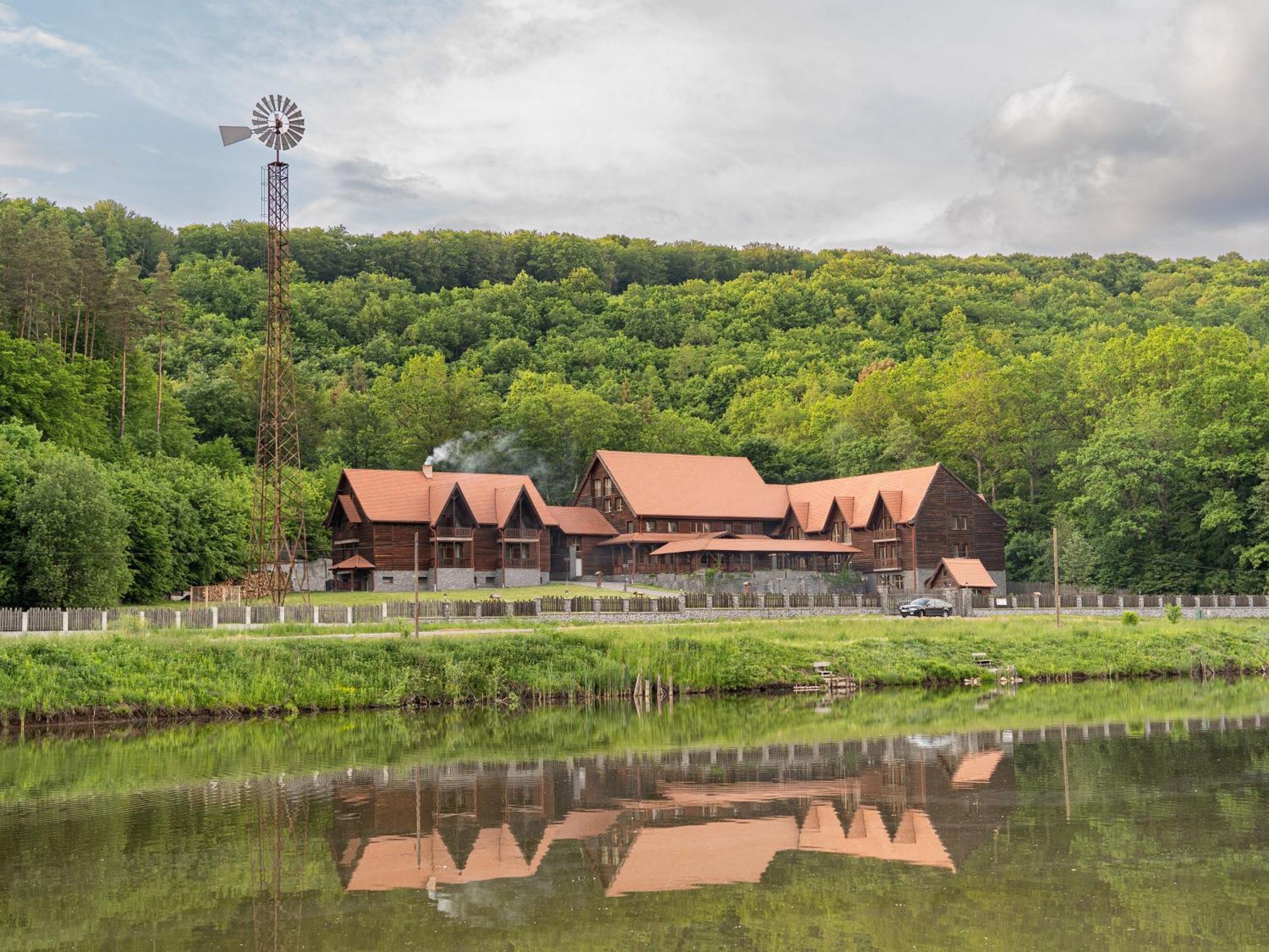 5.Evszak Hotel Sfantu Gheorghe  Exterior photo